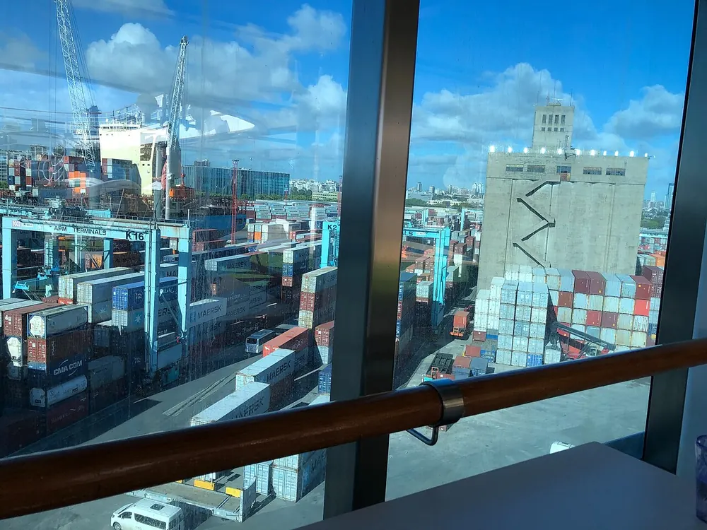 AR BUE — Buenos Aires Seaport reference photo