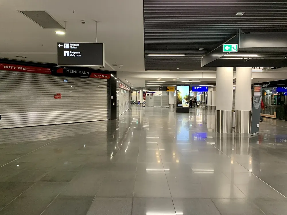 DE FRA — Frankfurt Airport Air Cargo Hub reference photo